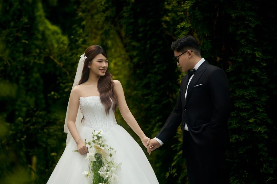 Chụp hình cưới tại kkhu từng cổ tích Cam Lâm